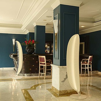 BANANA LEAF STANDING Slide